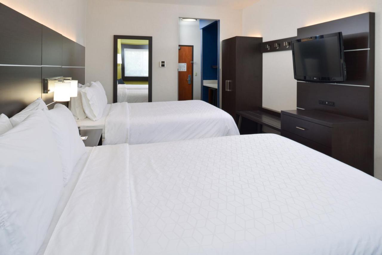 Holiday Inn Express Madera By Ihg Buitenkant foto
