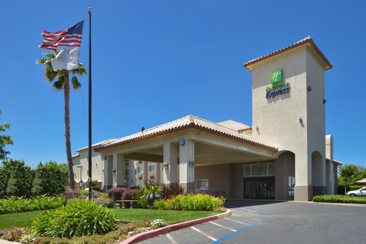Holiday Inn Express Madera By Ihg Buitenkant foto