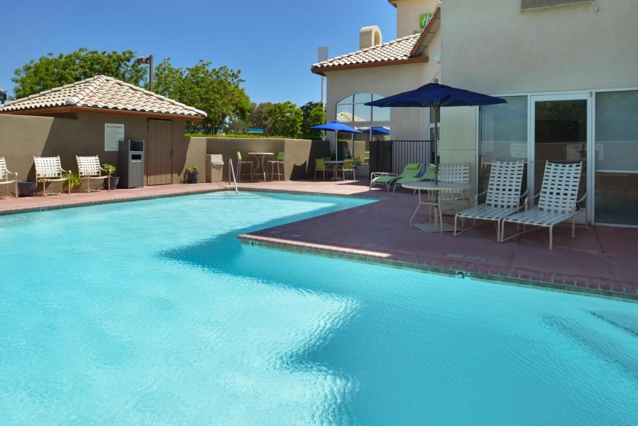 Holiday Inn Express Madera By Ihg Buitenkant foto