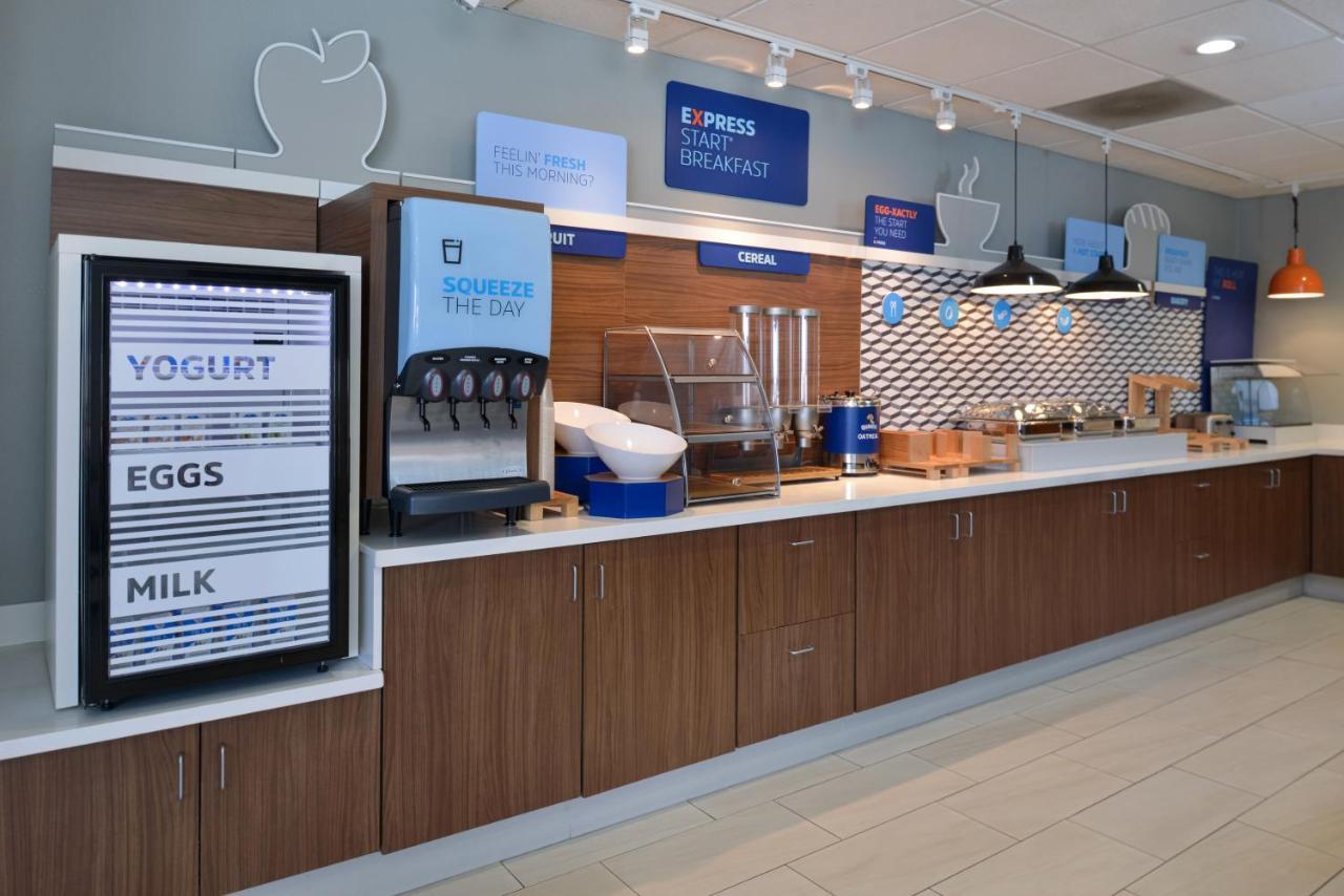 Holiday Inn Express Madera By Ihg Buitenkant foto