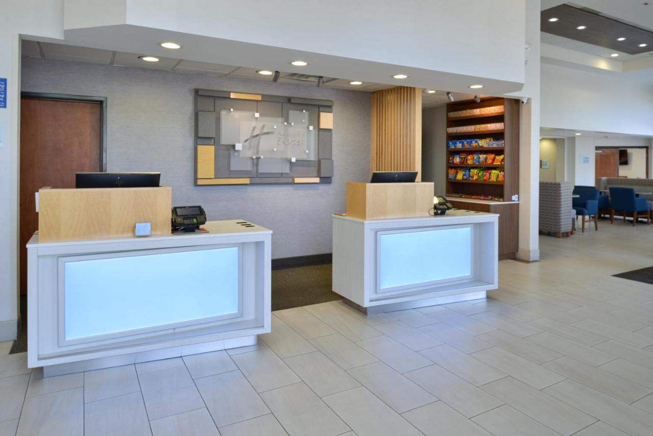 Holiday Inn Express Madera By Ihg Buitenkant foto