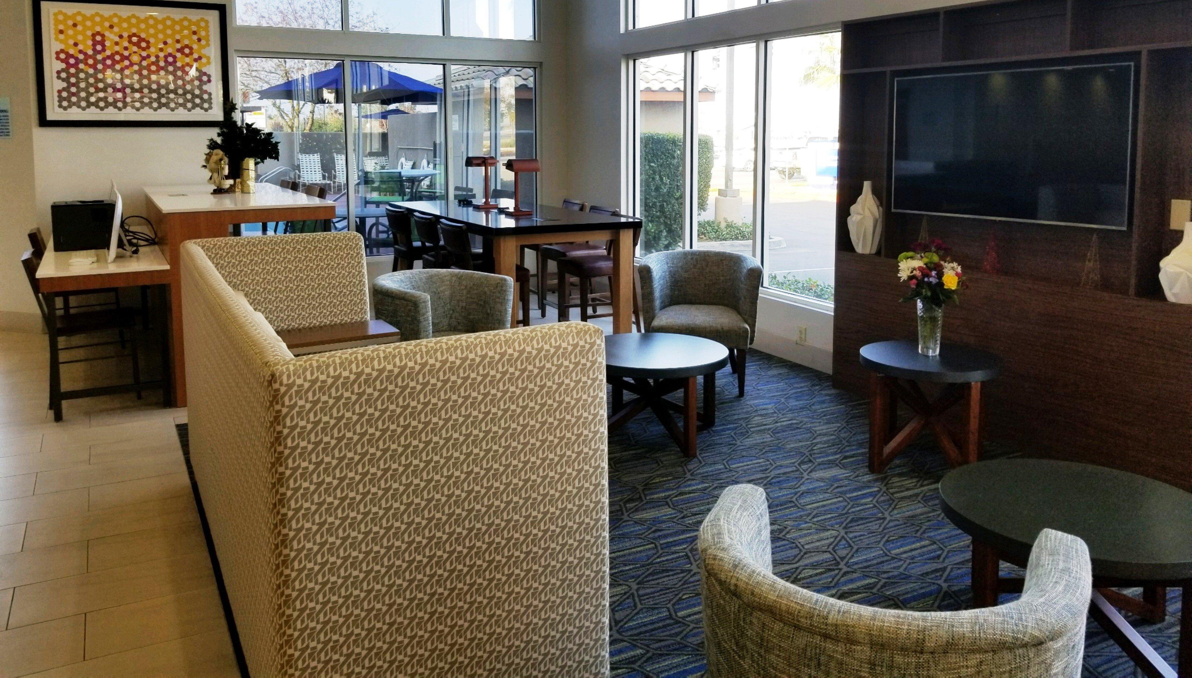 Holiday Inn Express Madera By Ihg Buitenkant foto
