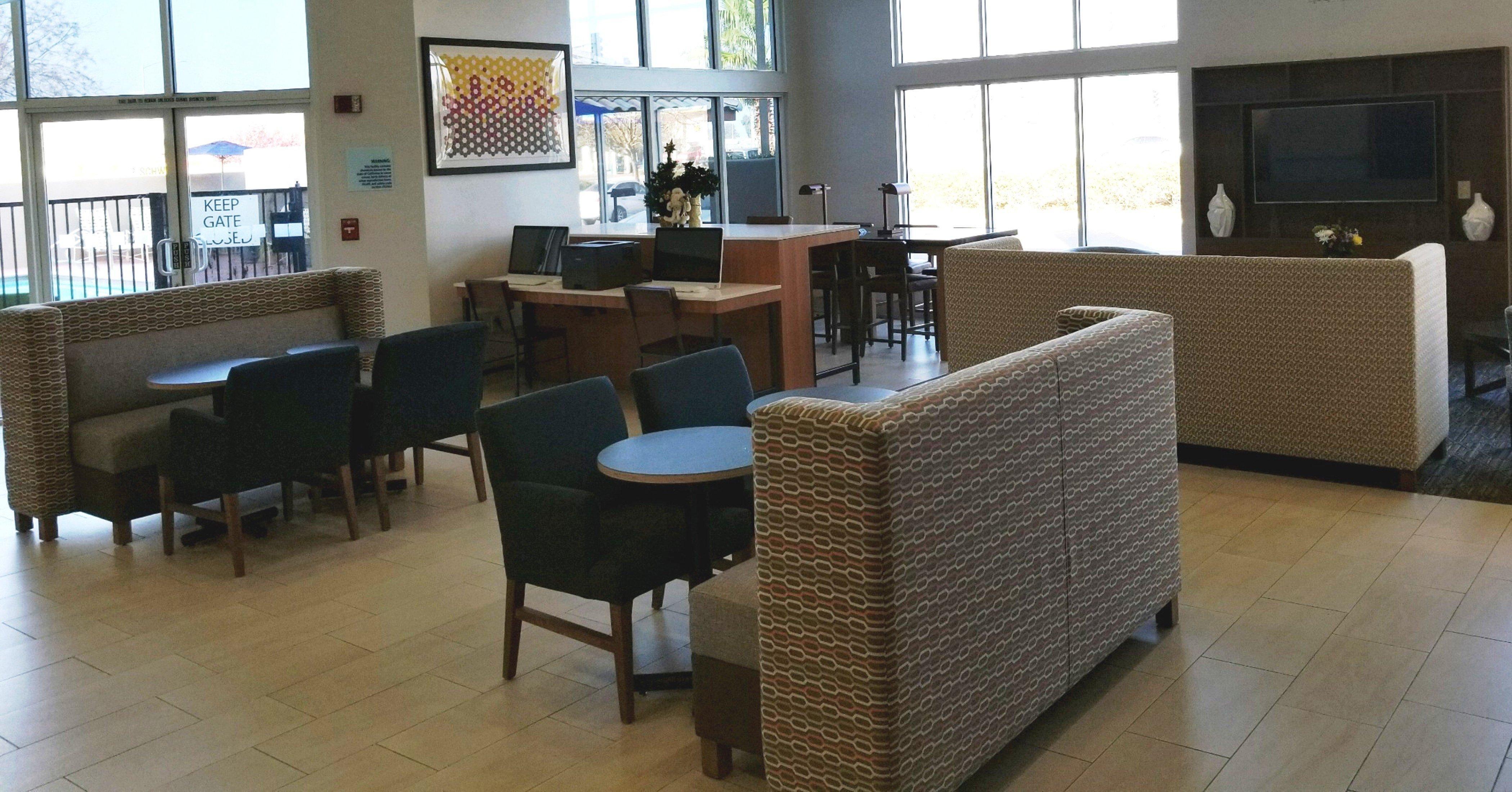 Holiday Inn Express Madera By Ihg Buitenkant foto