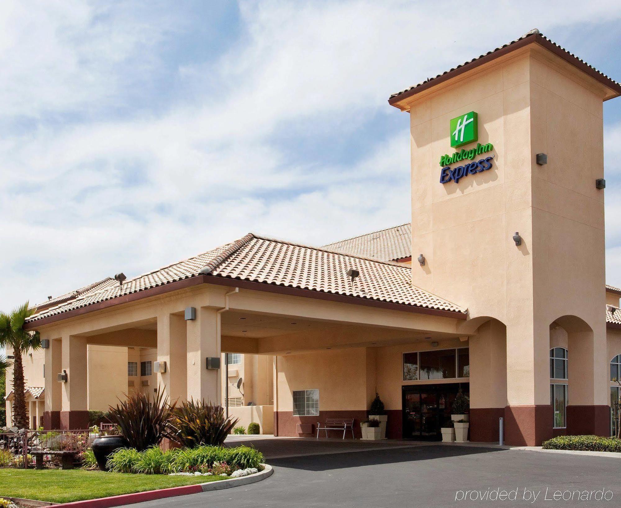 Holiday Inn Express Madera By Ihg Buitenkant foto