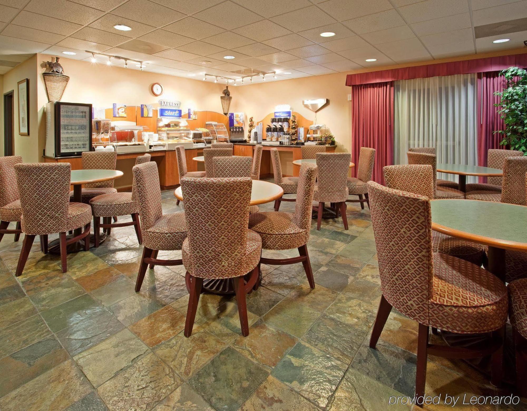 Holiday Inn Express Madera By Ihg Buitenkant foto