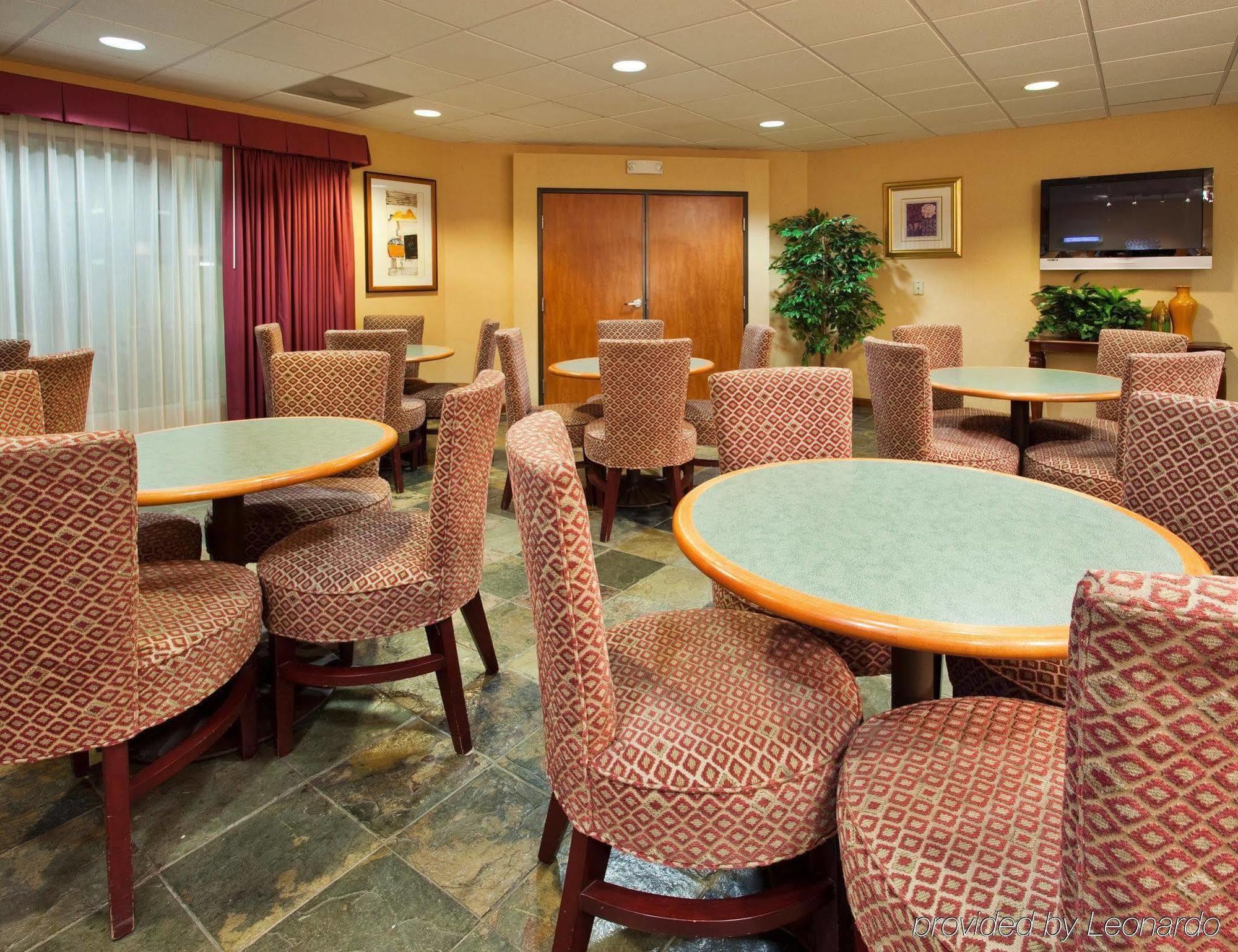 Holiday Inn Express Madera By Ihg Buitenkant foto