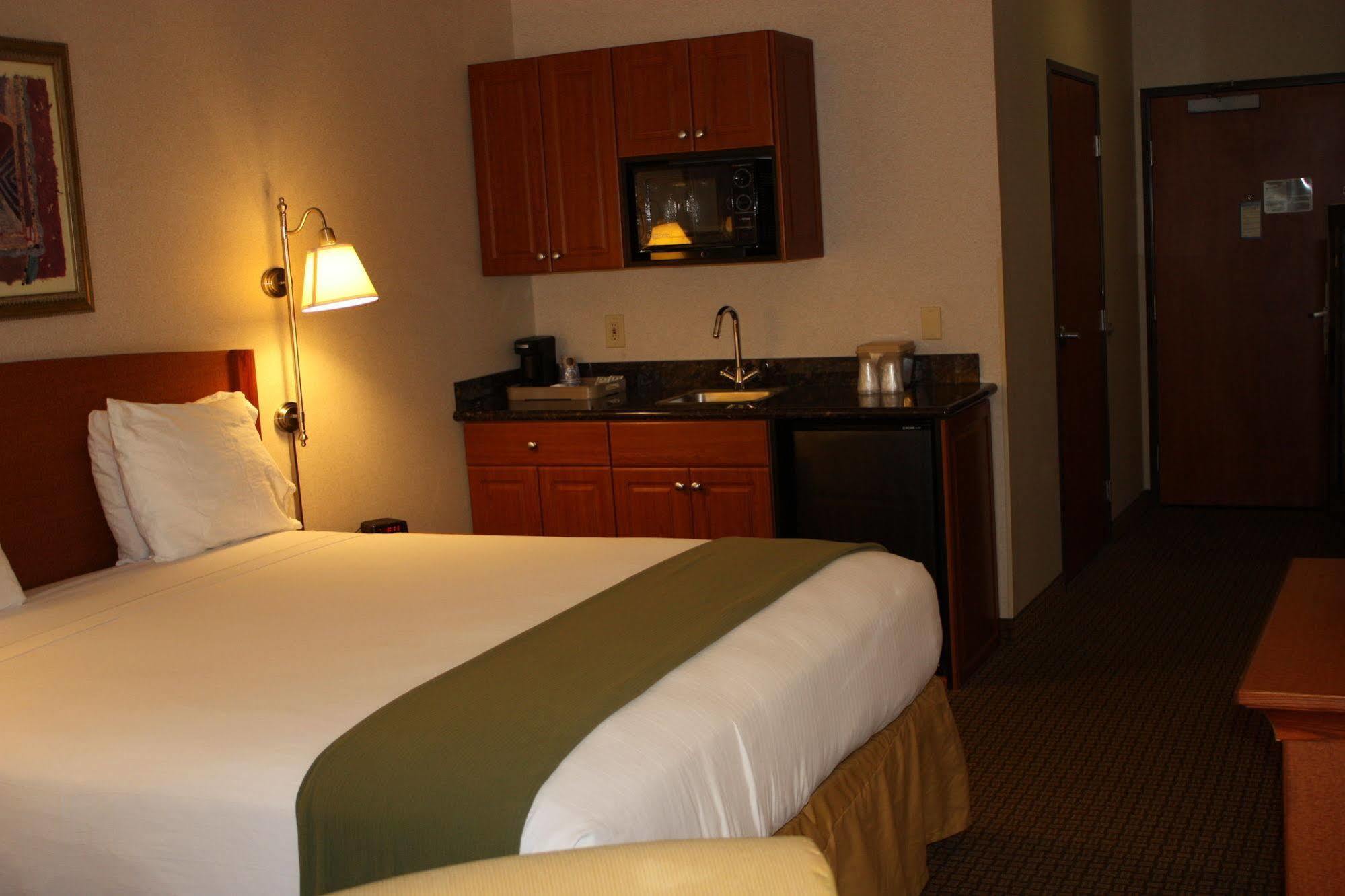 Holiday Inn Express Madera By Ihg Buitenkant foto